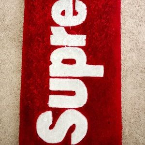 Supreme floor mat